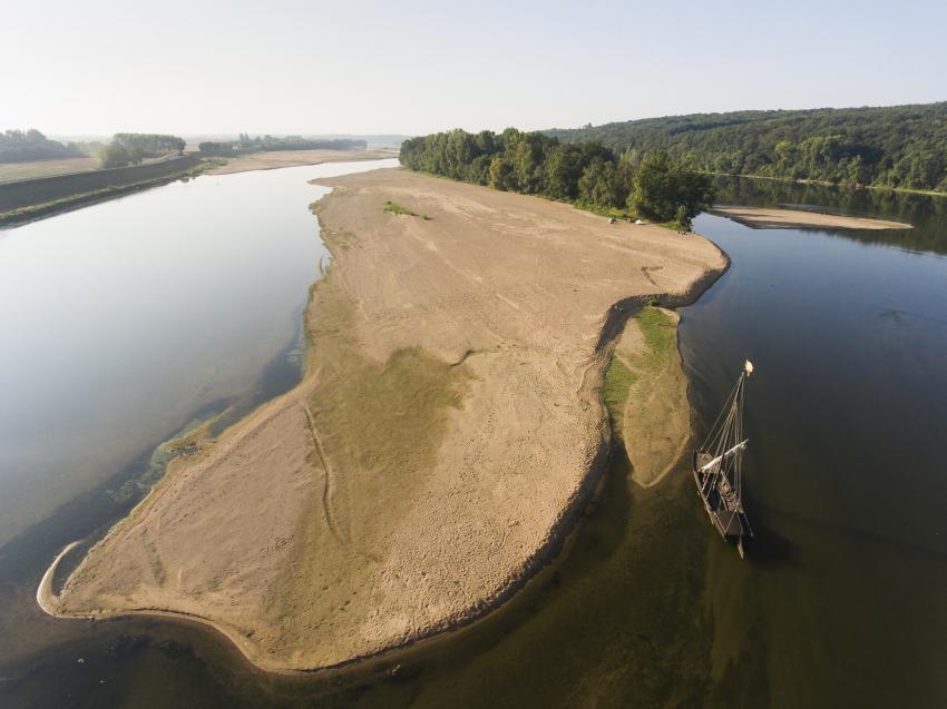 Bateau sur la Loire©N. Van Ingen_propriété du Parc naturel régional utilisation interdite